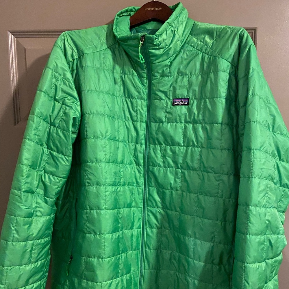 Patagonia men’s puff jacket